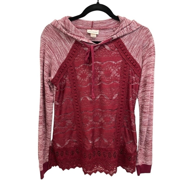 𝅺belle Du Jour Raspberry Color Long Sleeve Lace Embellished Hoodie Size Medium - Picture 1 of 4